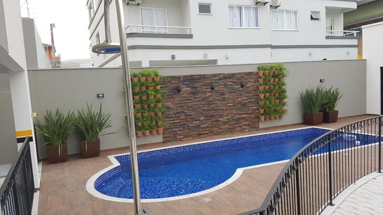 Var-101A Dpto Amplio En Condominio Cerrado Con Piscina Bombinhas Kültér fotó